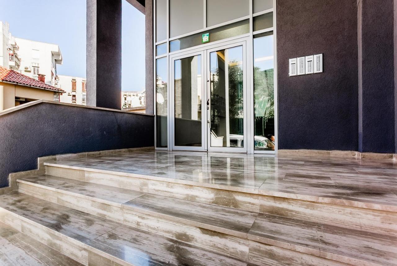 Apartments Lora 13.Jula, 15 Budva Dış mekan fotoğraf